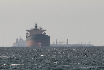 100 Dutch ships stuck in Persian Gulf, owners not yet evacuating crews