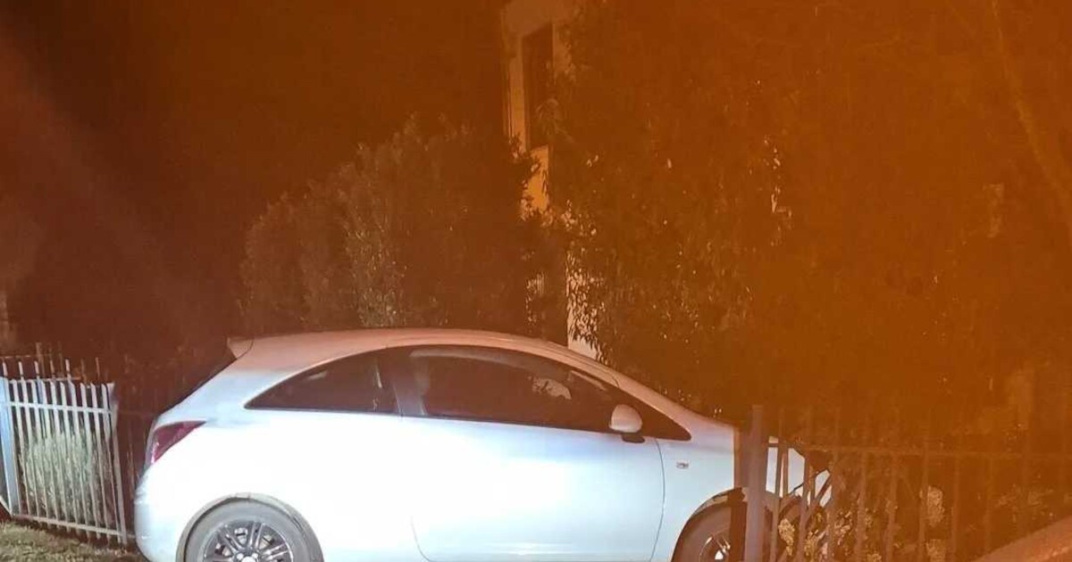 Automobilist onder invloed rijdt door tuinhek in Prinsenbeek | Breda