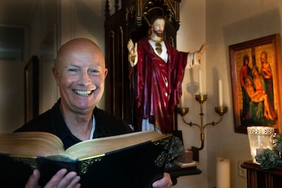 Herman is dirigent, gelovig én homo in een christelijk dorp: ‘Hoezo ben ik een bedreiging?’