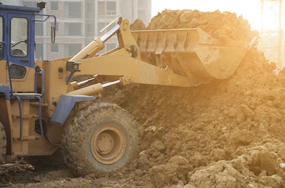 Resten van weegbrug en tunnel gevonden: betonnen constructies worden uitgegraven