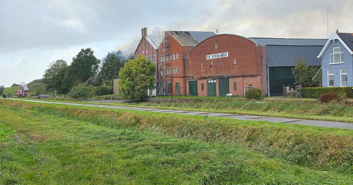 Veel rook nadat puin in brand vliegt bij schuur in Kiel-Windeweer | 112 ...