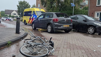 Fietser gewond na botsing met automobilist op Van Limburg Stirumlaan in Doetinchem
