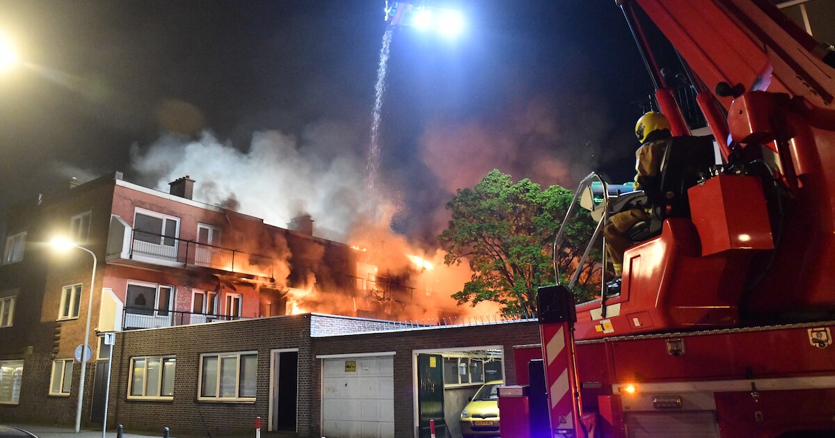 Grote brand in Schilderswijk: vijftig bewoners opgevangen, veertig woningen onbewoonbaar
