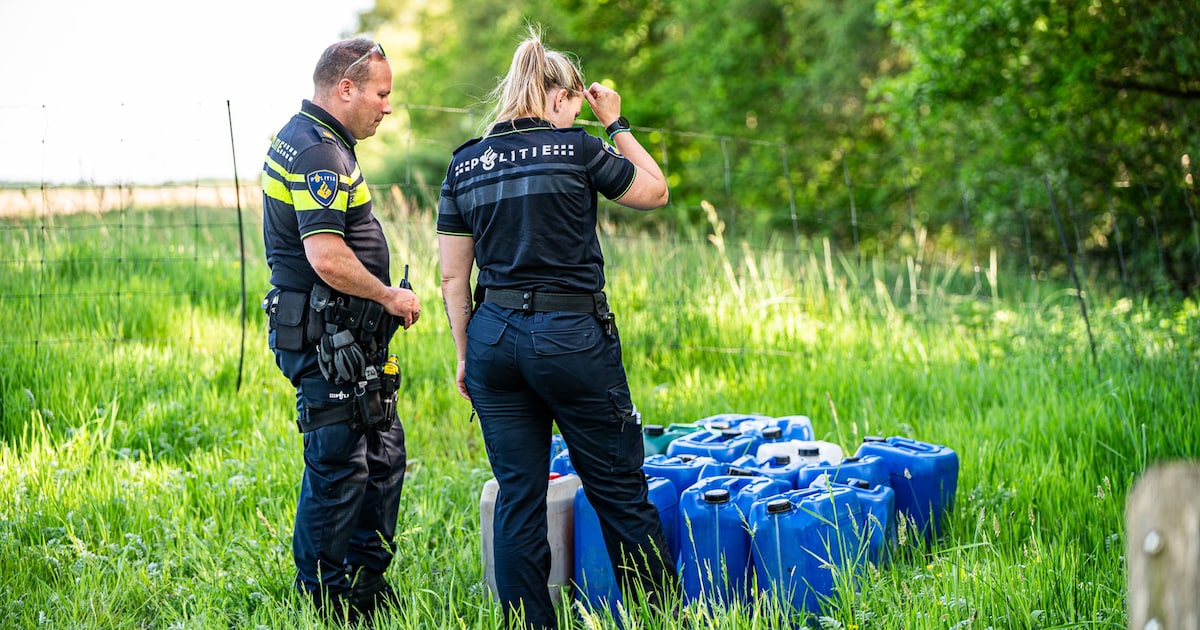 Politie voert drinkwater voor schapen af: jerrycans aangezien voor drugsafval