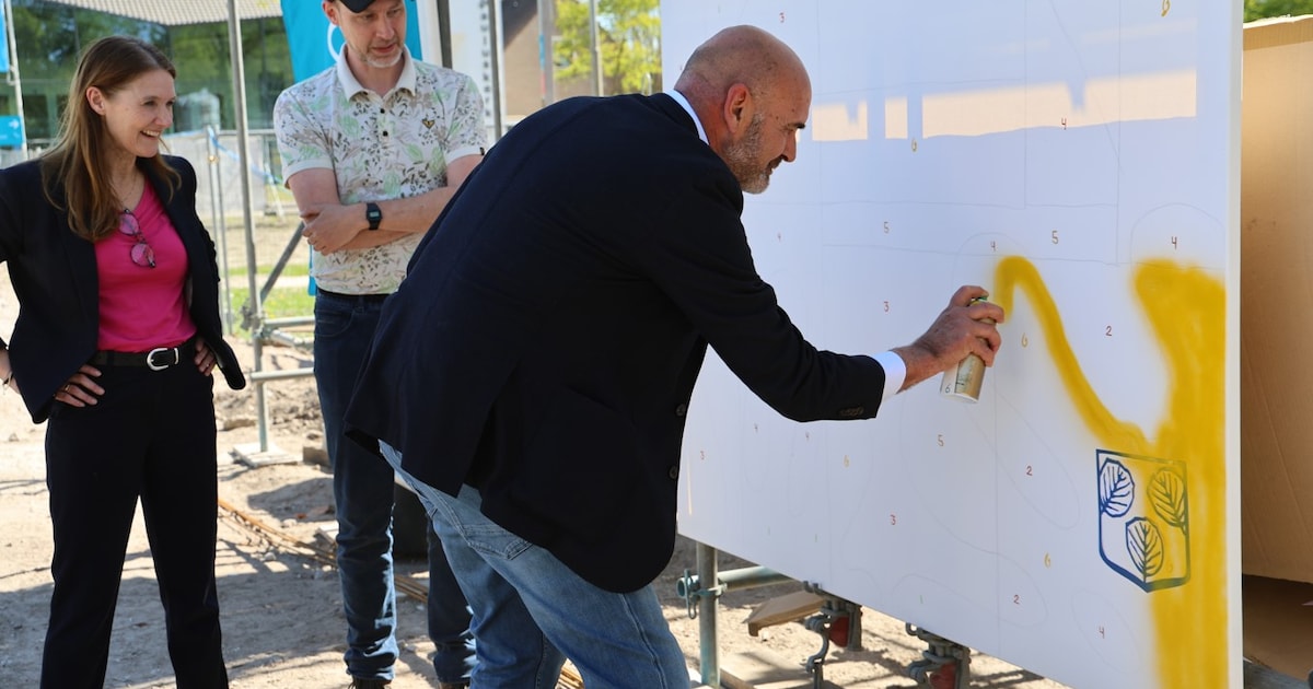 Feestelijke start bouw Huys op de Brink in Wezep