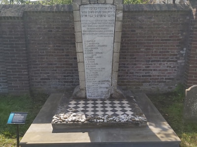 Herdenking Holocaustslachtoffers op Joodse begraafplaats Tiel