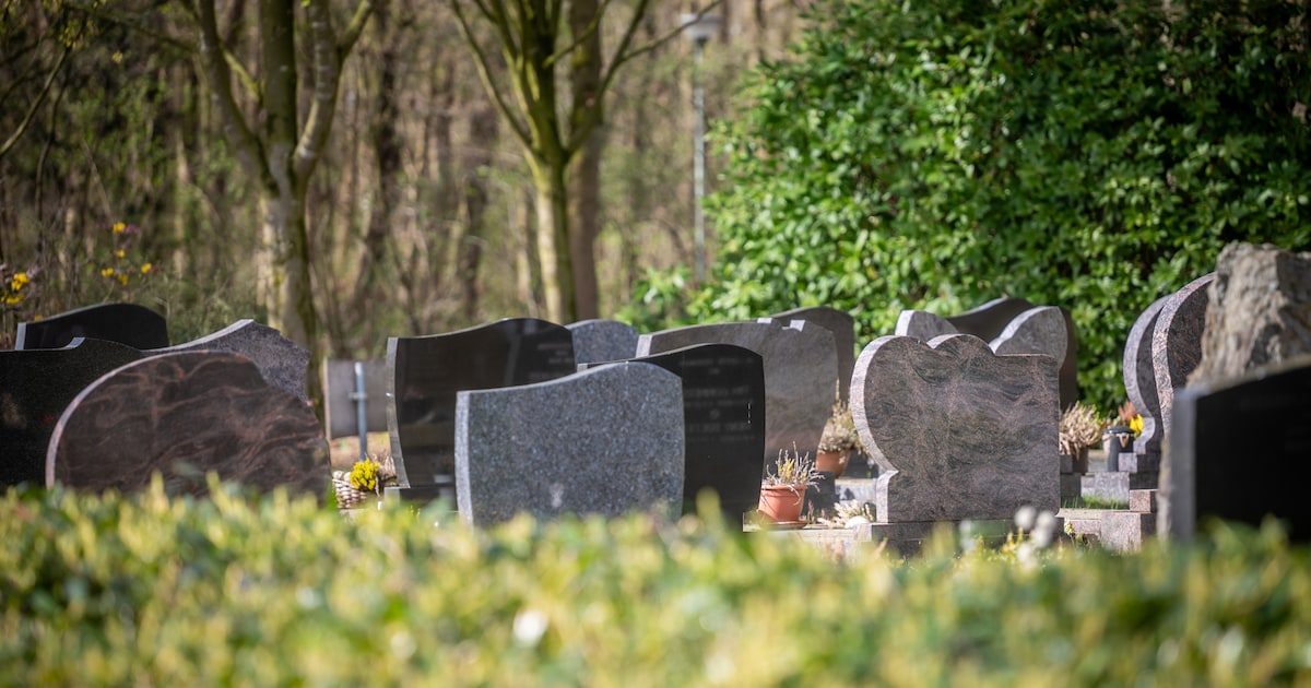 Begraafplaatsen op de schop, werkzaamheden worden stilgelegd tijdens uitvaarten