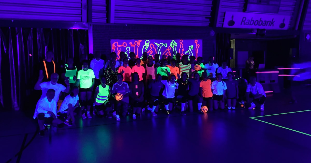 Volleybalclub Sassenheim houdt glow in the dark-toernooi in De Wasbeek