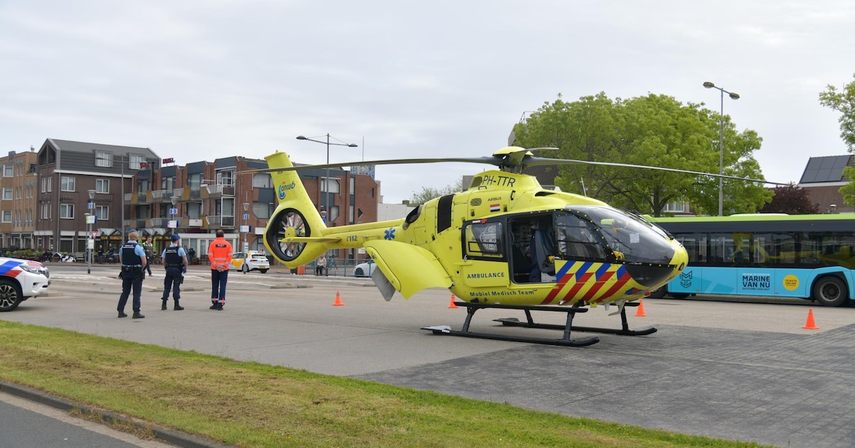 Traumahelikopter landt voor station Den Helder, treinverkeer stilgelegd