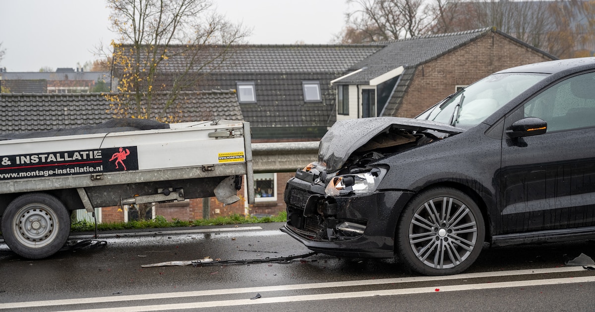 Ongeluk op N201 bij Vinkeveen zorgt voor lange files door gaslek