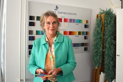 Wilma geeft kleuranalyses: 'Jij moet de kleur dragen, niet andersom'