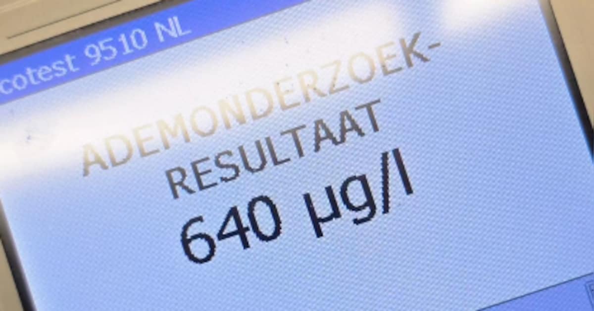 Beginnende bestuurder (35) rijdt onder invloed over de A2 bij Vught, agenten rijden hem klem