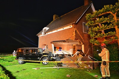 Budelse familie in shock: Jeep vliegt huis binnen vlak na PSV-zege