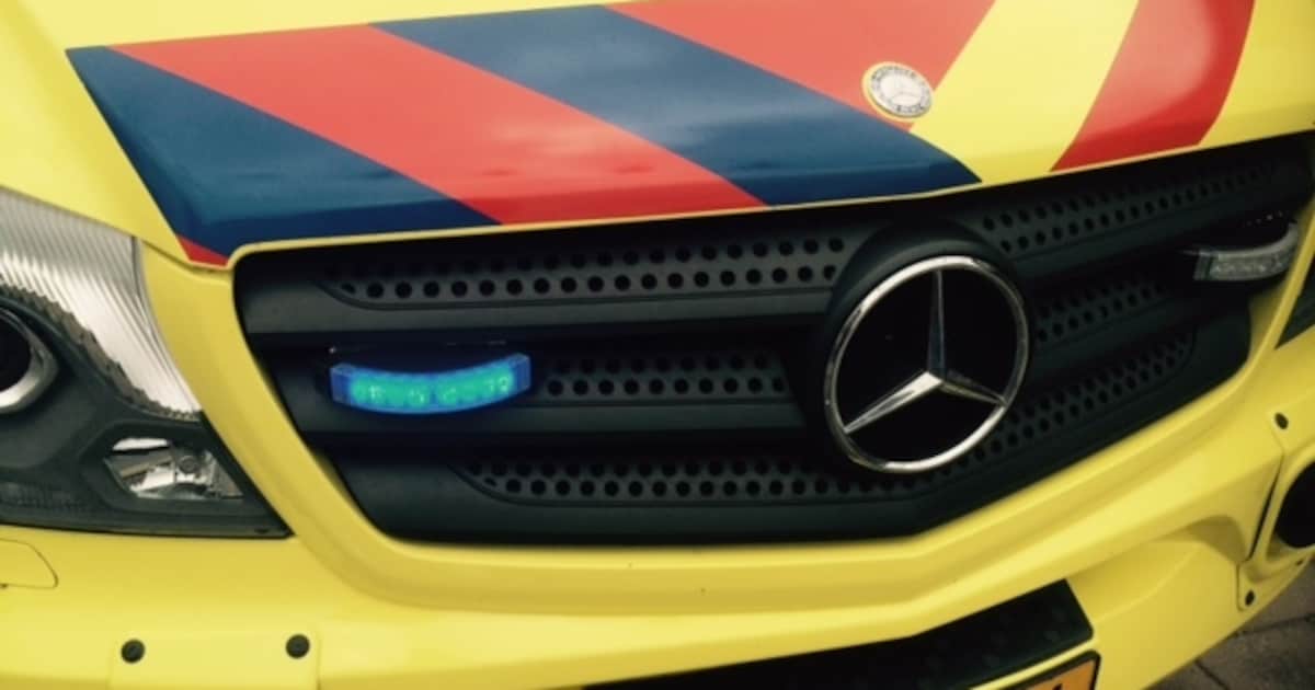 Motorrijder gewond bij val in Breda: moest remmen omdat bestelbus uit parkeervak reed