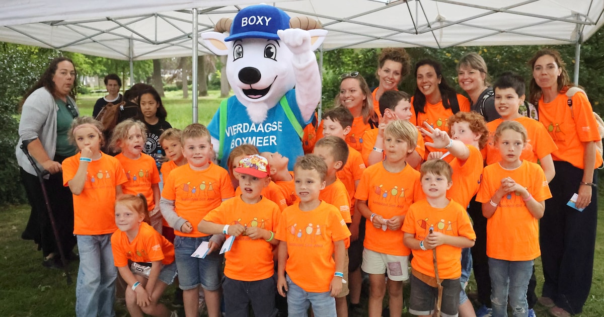 Boxmeer introduceert mascotte Boxy en parade van Opel-oldtimers in Cuijk