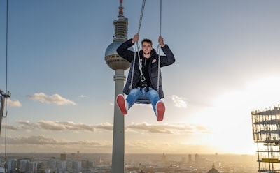 Op de schommel leert volleyballer Jelle Bosma zijn nieuwe stad kennen: ‘Je wordt overal herkend, zel