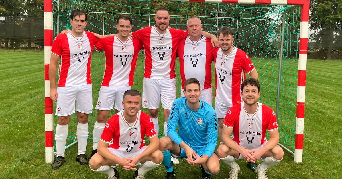 Partners FC Emmen spelen tegen gedetineerden in gevangenis Veenhuizen
