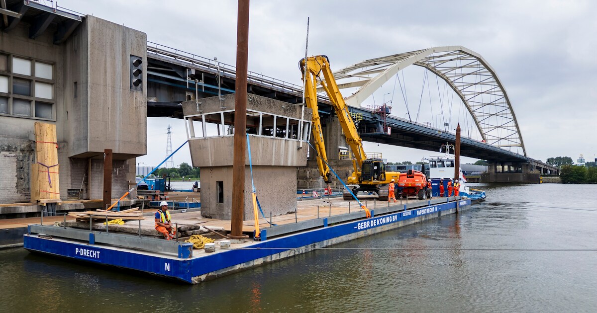 LIVEBLOG | Eerste werkdag zonder Papendrechtsebrug: extra verkeer op de A15 en A16 verwacht