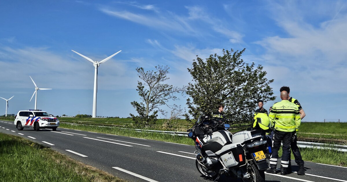 Bestuurder uit te water geraakte auto gered bij Callantsoog
