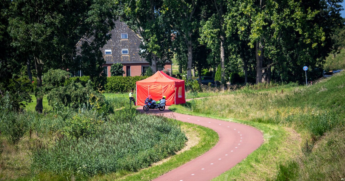 Overleden persoon uit water in Westzaan gehaald na noodlottig ongeval
