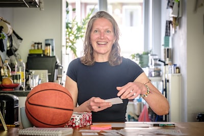 Van schreeuwende coaches tot zware opdrachten: oud-topbasketbalster wil jonge sporters geven wat zij