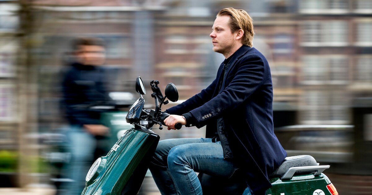 Scooterstrijd brandt los na succesvolle Haagse proef met deelscooters | Den Haag