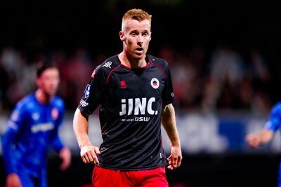 Tiental Excelsior stunt tegen FC Twente dankzij late wereldgoal Mike van Duinen