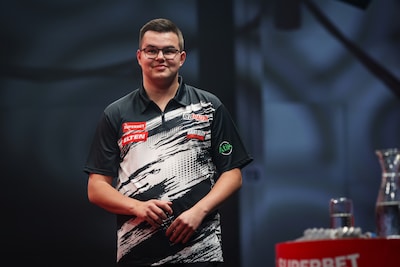 LIVE darts | Gian van Veen in kwartfinale World Matchplay tegen James Wade