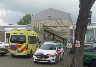 Hulpdiensten rukken uit na ongeluk met ladder