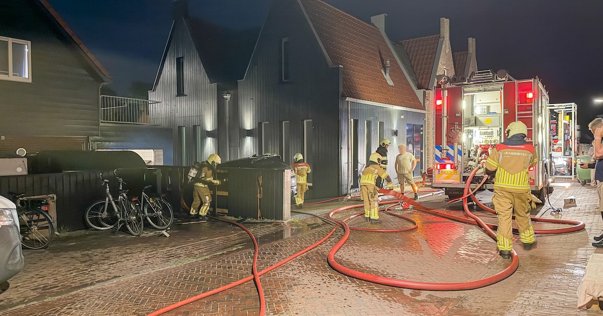 Autobrand op Middenweg op Vlieland