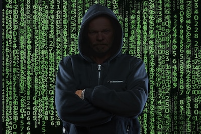 Studenten Saxion geven presentatie digitale criminaliteit in Velp