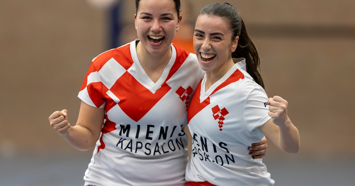 Korfbalzussen keerden samen terug naar DES in Delft: ‘Deze club is de rode draad in ons leven’