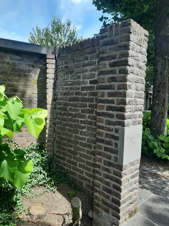 muur-om-diessens-kerkhof-staat-op-instorten-een-haag-komt-daarvoor-in