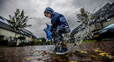 Het onstuimige herfstweer houdt aan, maar volgende week is er kans op 18 graden