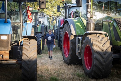 Uit het hele land boze boeren aangekomen in Den Bosch voor groot protest