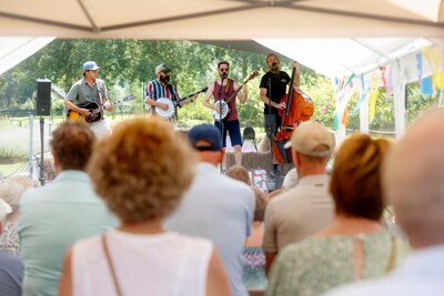 Live in Liempde al tien jaar een succes: ‘Bij anderen binnenkijken is leuk en de artiesten zijn goed