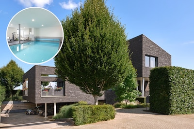 Spetter pieter pater: deze 3 Zwolse huizen hebben een zwembad (en staan te koop)