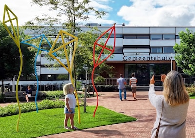 Waddinxveen vraagt vergunning aan voor kunstwerk tegenover gemeentehuis