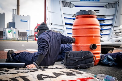 Massablokkade aangekondigd in de Rotterdamse haven: activisten krijgen zo'n 50 pagina's aan instructies