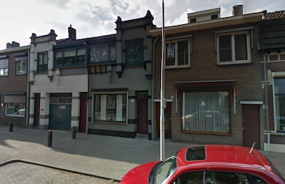 Binnenkijken: dit groene Tilburgse koophuis is een museum aan huis