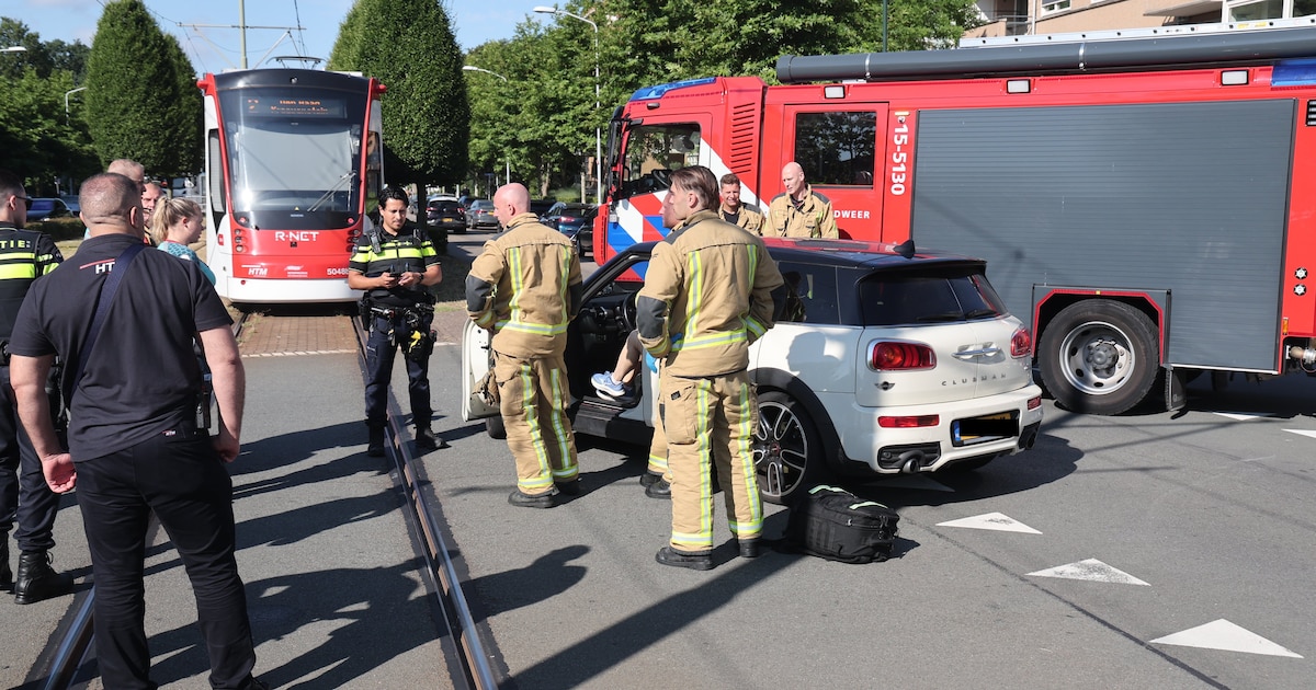 Tram komt in botsing met personenauto in Voorburg