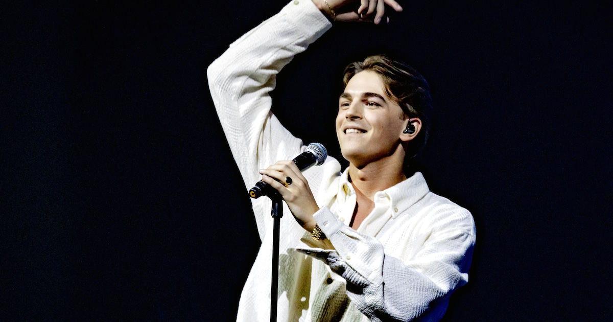 Popidool Antoon trok zich jaar terug en verklaart nu waarom: 'Buitenwereld  vond het vreemd' | Show | AD.nl