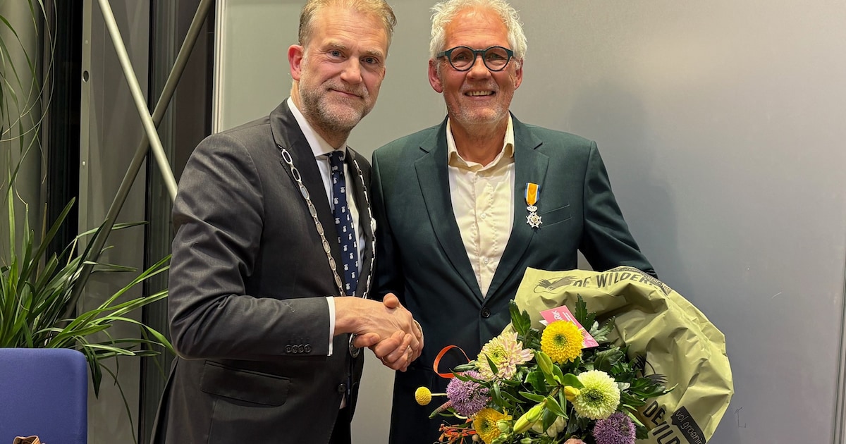 Eef Brouwer ontvangt koninklijke onderscheiding in Rhenen