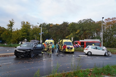 Harde botsing op Weg door Jonkerbos in Nijmegen, weg afgesloten