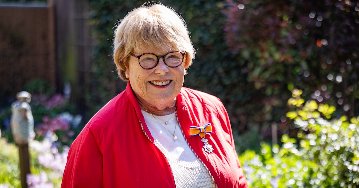 Annelies helpt al zestig jaar vrouwen bevallen en vindt dat partners moeten meedoen: ‘Het is topspor