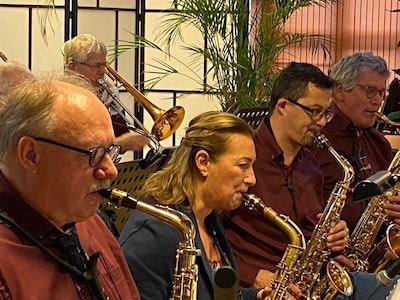 Bigband Wijchen laat jazz, funk en latin horen tijdens concert in Brebl