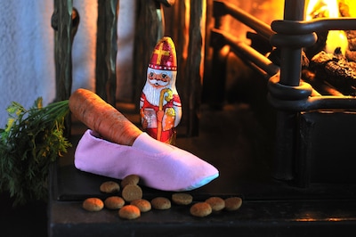 Jaarlijkse intocht van Sinterklaas in Ammerzoden met feest op Weesboomplein
