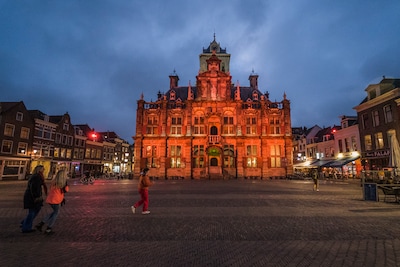 Burgemeester Pechtold geen voorstander van nieuwe meldpunten in strijd tegen vrouwengeweld
