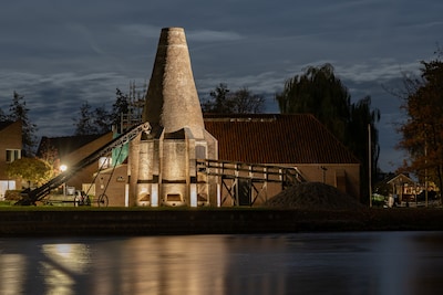 Oudjes staan er stralend bij: historische kalkovens in Hasselt nu ook goed zichtbaar in het donker