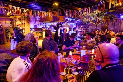 De overgenomen themafeesten zijn een schot in de roos bij ‘t Tunneke